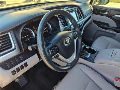 2016 Toyota Highlander XLE V6   - Photo 10 - Woodstock, GA 30188