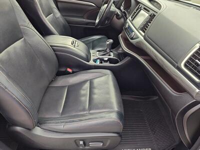 2017 Toyota Highlander Hybrid Limited   - Photo 15 - Woodstock, GA 30188