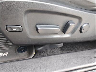 2017 Toyota Highlander Hybrid Limited   - Photo 38 - Woodstock, GA 30188