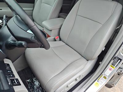 2012 Toyota Highlander Limited   - Photo 13 - Woodstock, GA 30188