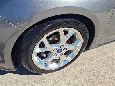 2012 Ford Focus SEL   - Photo 9 - Woodstock, GA 30188