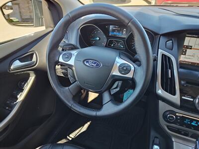 2012 Ford Focus SEL   - Photo 18 - Woodstock, GA 30188