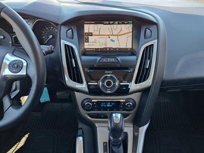 2012 Ford Focus SEL   - Photo 19 - Woodstock, GA 30188