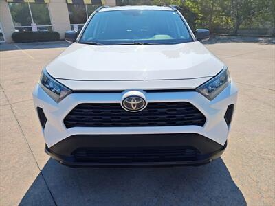 2019 Toyota RAV4 LE   - Photo 2 - Woodstock, GA 30188