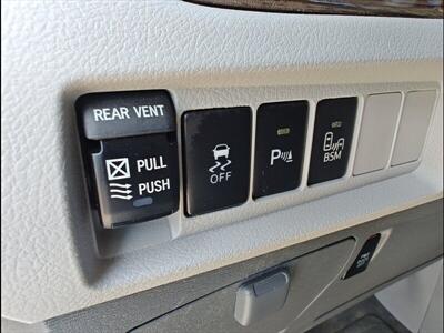 2017 Toyota Sienna XLE 8 Passenger   - Photo 33 - Woodstock, GA 30188