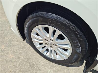 2017 Toyota Sienna XLE 8 Passenger   - Photo 9 - Woodstock, GA 30188