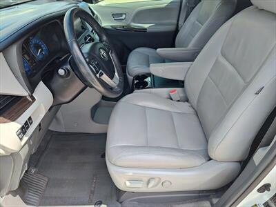 2017 Toyota Sienna XLE 8 Passenger   - Photo 11 - Woodstock, GA 30188