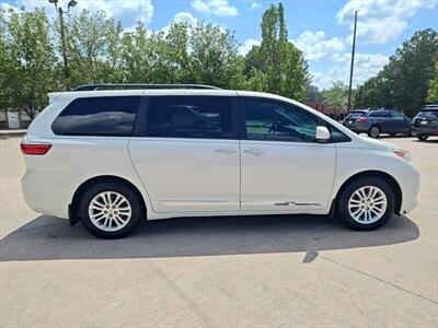 2017 Toyota Sienna XLE 8 Passenger   - Photo 4 - Woodstock, GA 30188