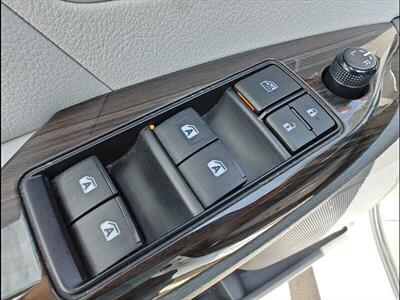 2017 Toyota Sienna XLE 8 Passenger   - Photo 31 - Woodstock, GA 30188