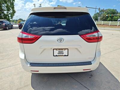 2017 Toyota Sienna XLE 8 Passenger   - Photo 6 - Woodstock, GA 30188