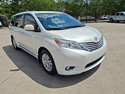 2017 Toyota Sienna XLE 8 Passenger   - Photo 3 - Woodstock, GA 30188