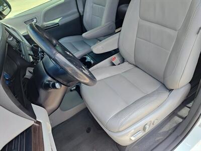 2017 Toyota Sienna XLE 8 Passenger   - Photo 12 - Woodstock, GA 30188