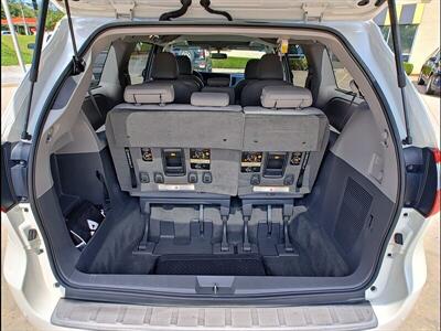 2017 Toyota Sienna XLE 8 Passenger   - Photo 35 - Woodstock, GA 30188