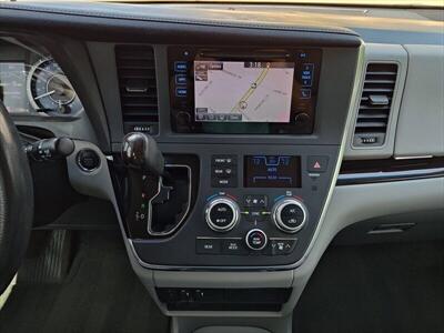2017 Toyota Sienna XLE 8 Passenger   - Photo 20 - Woodstock, GA 30188