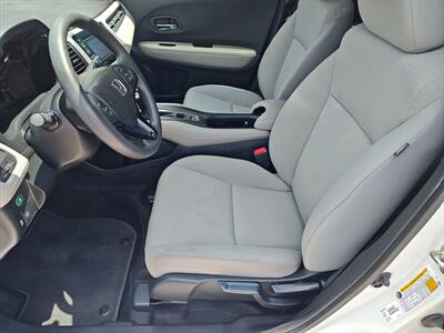 2020 Honda HR-V LX   - Photo 14 - Woodstock, GA 30188
