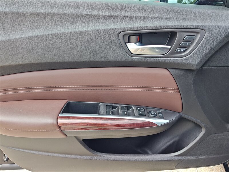 2017 Acura TLX 3.5L Technology photo 32