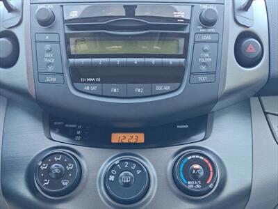 2011 Toyota RAV4   - Photo 22 - Woodstock, GA 30188