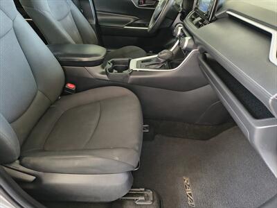 2020 Toyota RAV4 LE - Photo 14 - Woodstock, GA 30188