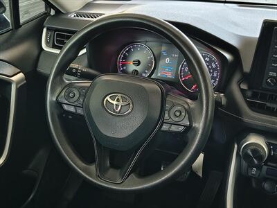2020 Toyota RAV4 LE - Photo 16 - Woodstock, GA 30188