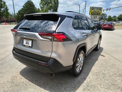 2020 Toyota RAV4 LE - Photo 5 - Woodstock, GA 30188