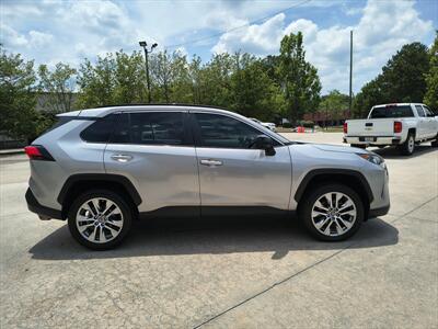 2020 Toyota RAV4 LE - Photo 4 - Woodstock, GA 30188