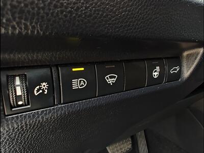 2019 Toyota RAV4 Hybrid XSE   - Photo 36 - Woodstock, GA 30188