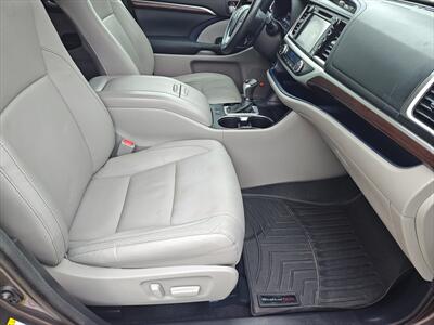 2014 Toyota Highlander Limited   - Photo 15 - Woodstock, GA 30188