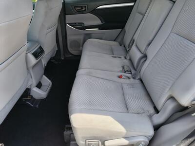 2018 Toyota Highlander LE   - Photo 14 - Woodstock, GA 30188