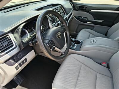 2018 Toyota Highlander LE   - Photo 9 - Woodstock, GA 30188