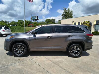 2018 Toyota Highlander LE   - Photo 8 - Woodstock, GA 30188
