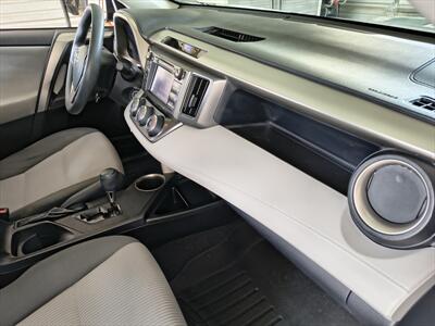 2015 Toyota RAV4 LE - Photo 14 - Woodstock, GA 30188