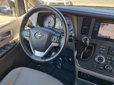 2015 Toyota Sienna XLE Premium 8 Passenger   - Photo 19 - Woodstock, GA 30188