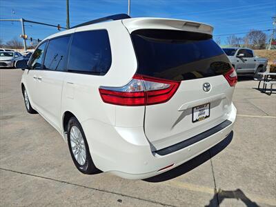 2015 Toyota Sienna XLE Premium 8 Passenger   - Photo 7 - Woodstock, GA 30188