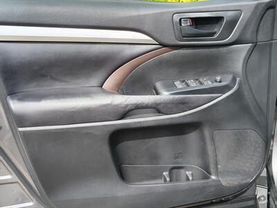 2016 Toyota Highlander LE Plus V6   - Photo 28 - Woodstock, GA 30188