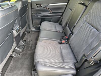 2016 Toyota Highlander LE Plus V6   - Photo 16 - Woodstock, GA 30188