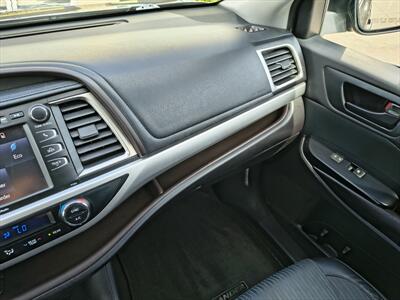 2016 Toyota Highlander LE Plus V6   - Photo 20 - Woodstock, GA 30188
