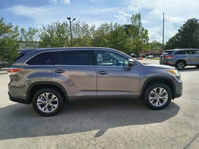 2016 Toyota Highlander LE Plus V6   - Photo 4 - Woodstock, GA 30188