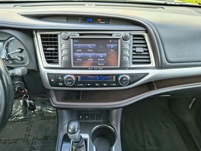 2016 Toyota Highlander LE Plus V6   - Photo 19 - Woodstock, GA 30188