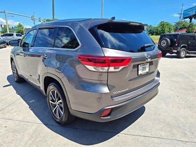 2018 Toyota Highlander XLE   - Photo 5 - Woodstock, GA 30188