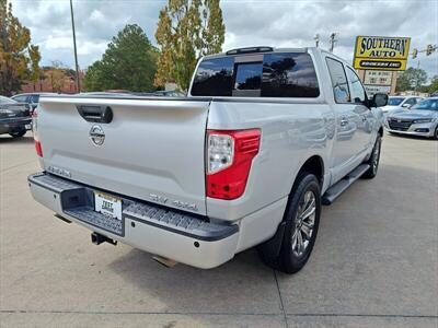 2018 Nissan Titan SV   - Photo 5 - Woodstock, GA 30188