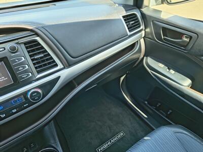 2015 Toyota Highlander LE Plus V6   - Photo 22 - Woodstock, GA 30188