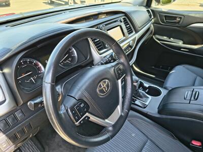 2015 Toyota Highlander LE Plus V6   - Photo 11 - Woodstock, GA 30188