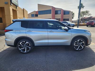 2022 Mitsubishi Outlander SE   - Photo 2 - Fountain Hills, AZ 85268