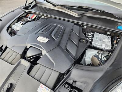 2022 Porsche Cayenne Platinum Edition   - Photo 9 - Fountain Hills, AZ 85268