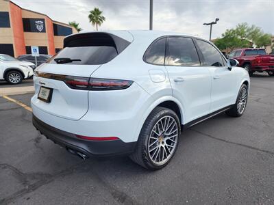 2022 Porsche Cayenne Platinum Edition   - Photo 3 - Fountain Hills, AZ 85268