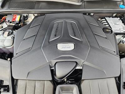 2022 Porsche Cayenne Platinum Edition   - Photo 11 - Fountain Hills, AZ 85268