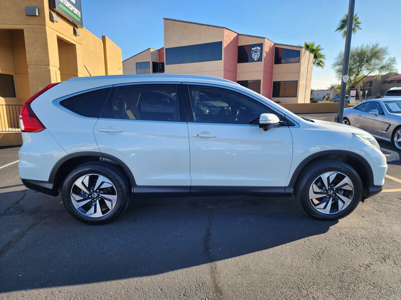 2016 Honda CR-V Touring photo 2