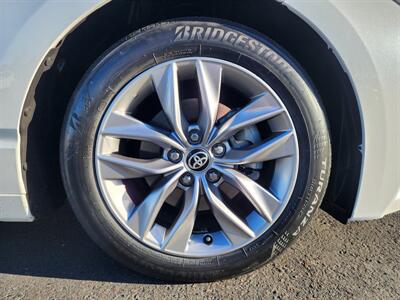 2021 Toyota Avalon XLE   - Photo 19 - Fountain Hills, AZ 85268