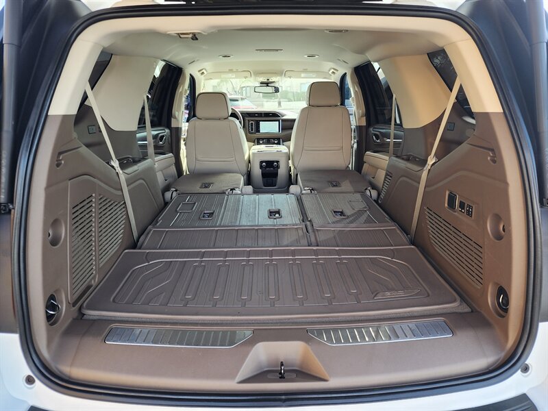 2023 GMC Yukon Denali - Photo 19 - Fountain Hills, AZ 85268