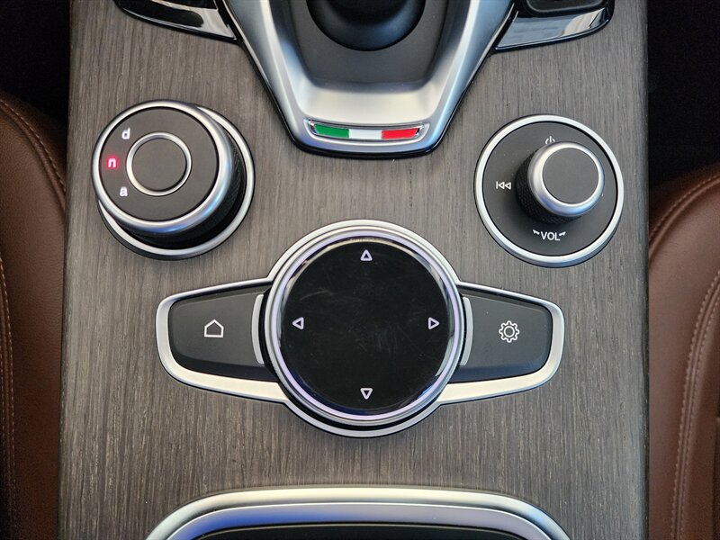 2021 Alfa Romeo Stelvio Ti - Photo 47 - Fountain Hills, AZ 85268